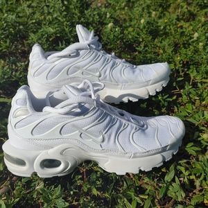 Nike White Air Max Plus 6Y !!